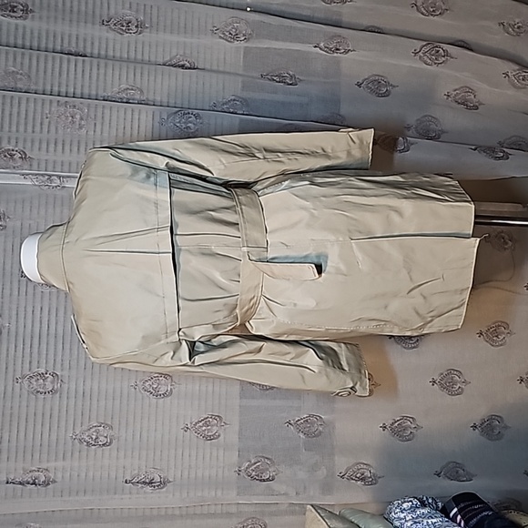 Beige Coat - Picture 8 of 16